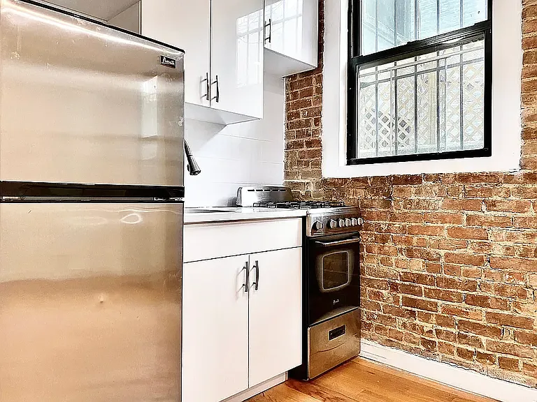 470 W 141st St #1B — Photo 2