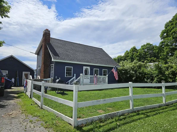 387 Main Street, Corinth, ME 04427