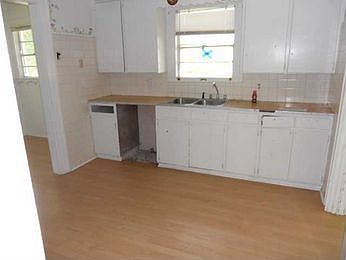 5th image of 1531 Greenlawn Dr