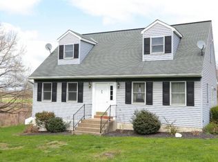 419 Red Hill Rd, Pequea, PA 17565
