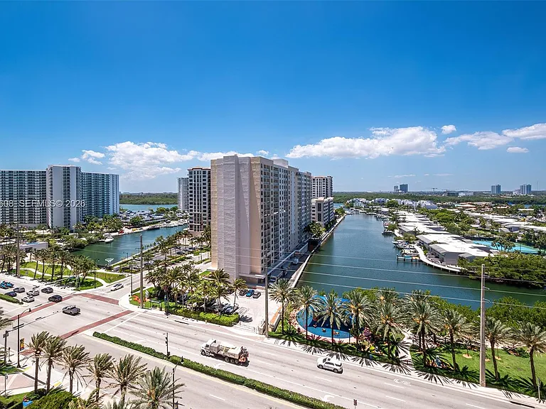 16001 Collins Ave #1005 — Photo 31
