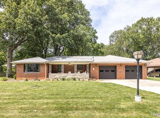 104 Robert Dr, O'Fallon, IL 62269