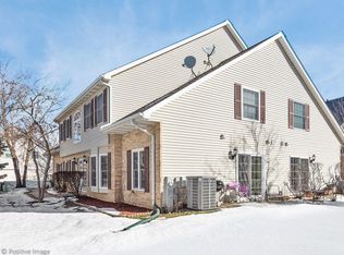 1434 Laurel Oaks Dr, Streamwood, IL