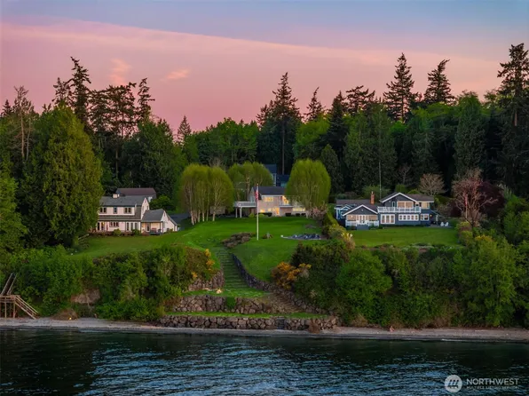 39233 Blackmouth Place NE, Hansville, WA 98340