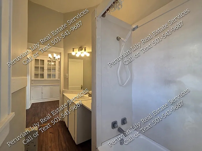 305 E 7th St #2 — Photo 14