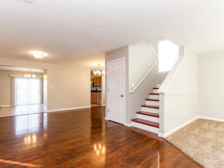 1051 Pine Ridge Way — Photo 2