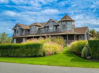 5 Tuttle Pl, Westhampton Beach, NY 11978