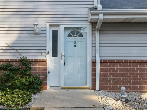 1292 Village Centre DRIVE #8, Kenosha, WI 53144