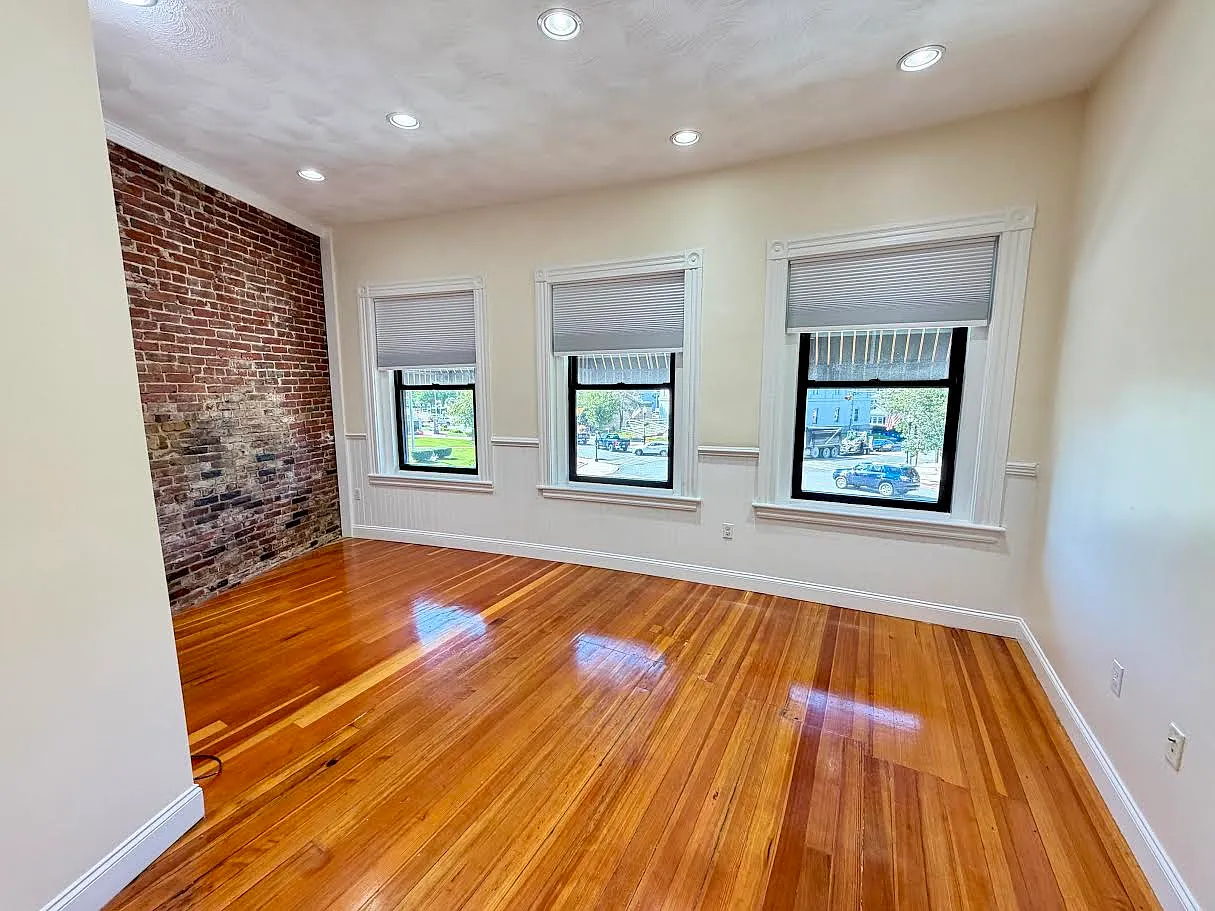 2 bed, $2,400 — Photo 1