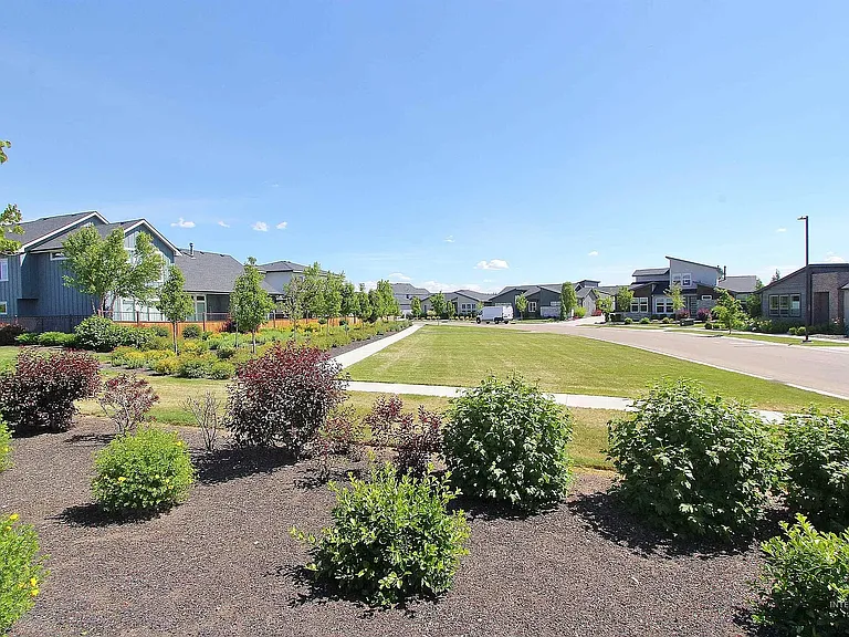 8369 W Meltwater Ln — Photo 36