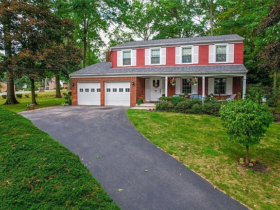 3rd image of 124 Thornwood Dr