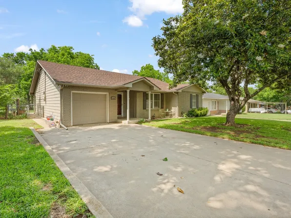 1206 Bales St, Cleburne, TX 76033