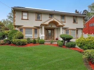 544 Ellison Ave, Westbury, NY 11590