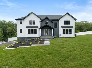 91 Heritage Dr, West Milford, NJ 07480