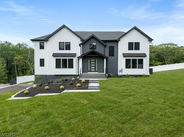 91 Heritage Dr, West Milford Twp., NJ 07480