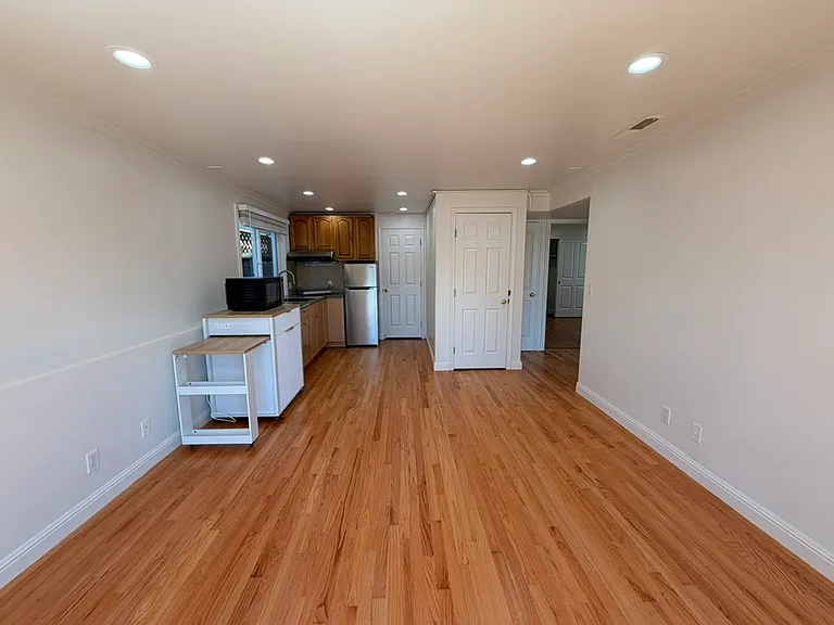 111 Everglade Dr #B — Photo 3
