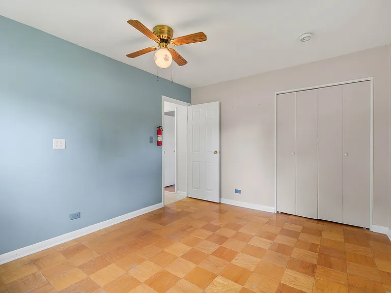 818 Leahy Cir — Photo 12