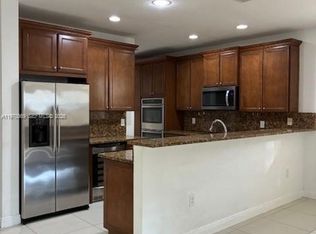 8848 NW 101st Pl, Doral, FL 33178