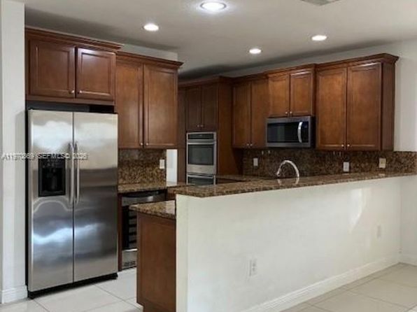 8848 NW 101st Pl