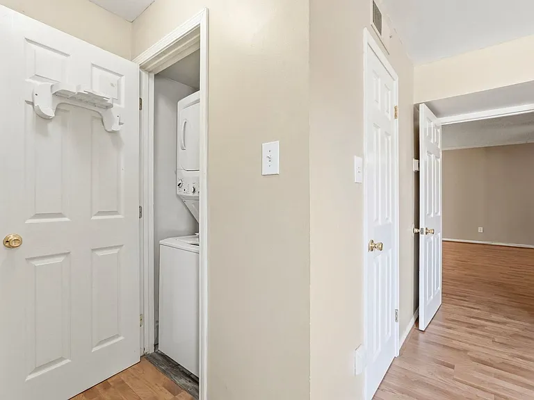 2507 Montrose Blvd #23 — Photo 23