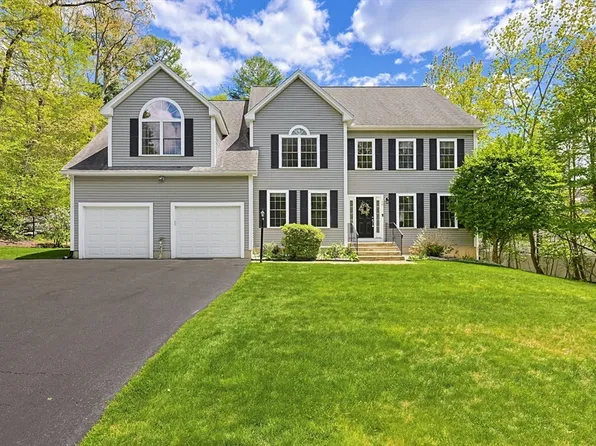 42 Shining Rock Dr, Northbridge, MA 01534