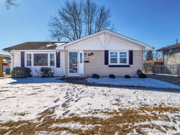 3120 100th St, Highland, IN 46322