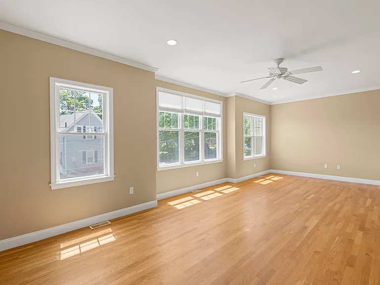 3 Prospect Hill St #3 — Photo 3