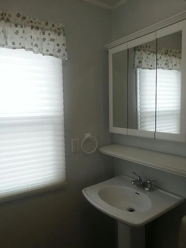 3 bed, 1.5 bath, 1008 sqft, $1,750 — Photo 3