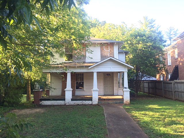 1st image of 427 E Main St