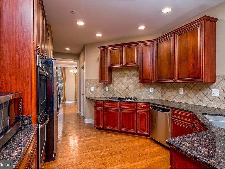 2123 Split Creek Ln — Photo 8
