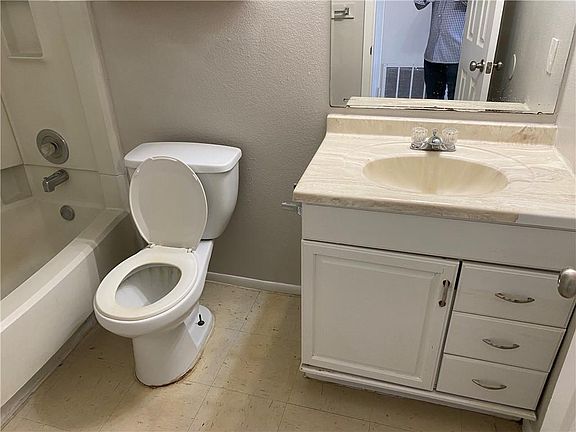 5th image of 1087 Linde St #1085