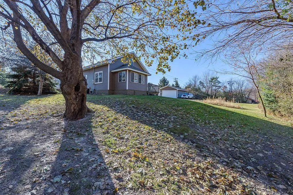 2 bed, 1300 sqft, $2,490 — Photo 1