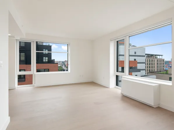 414 Gerard Avenue image 7 of 12