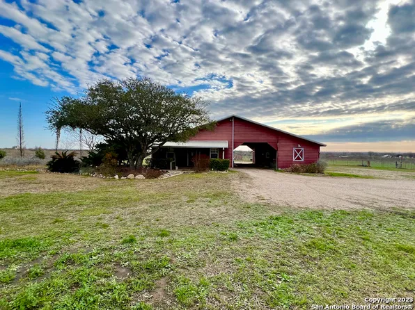 645 COUNTY ROAD 5714, Natalia, TX 78059