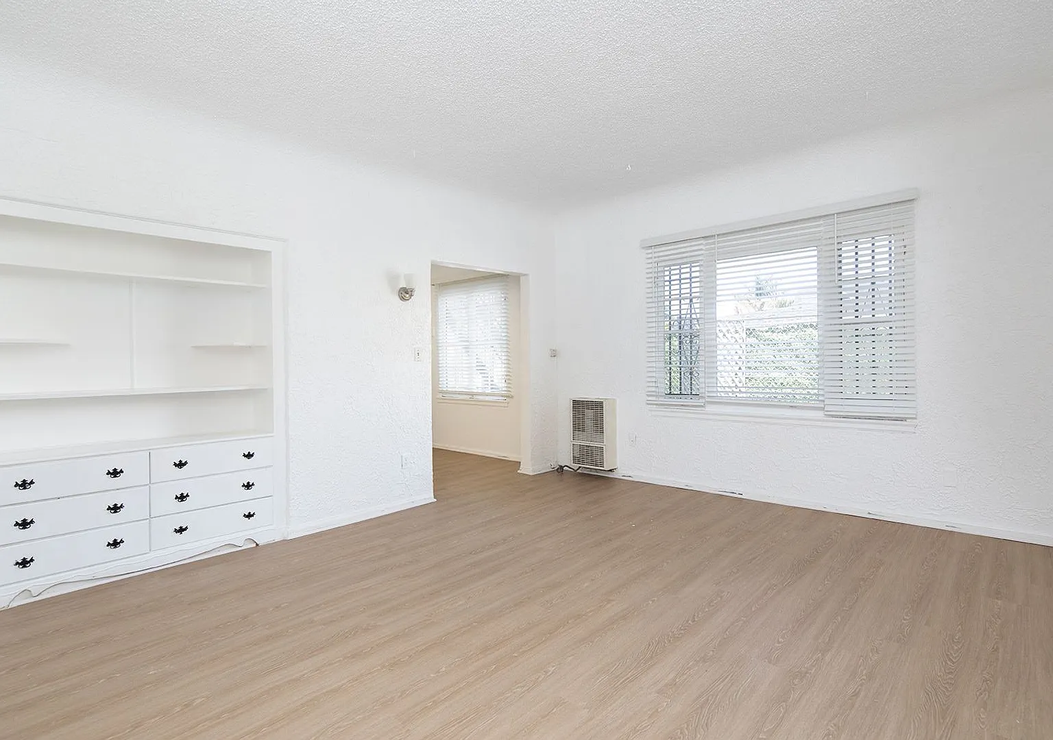 La Morada Apartments — Photo 4