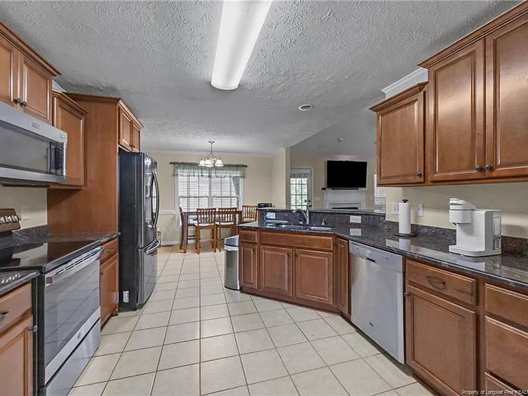 3805 Sunchase Dr — Photo 16