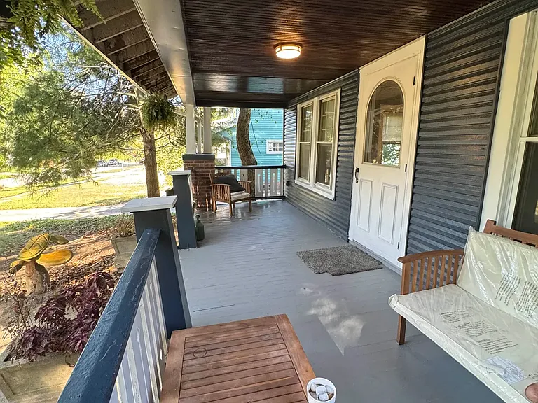 17914 Larchwood Ave — Photo 2