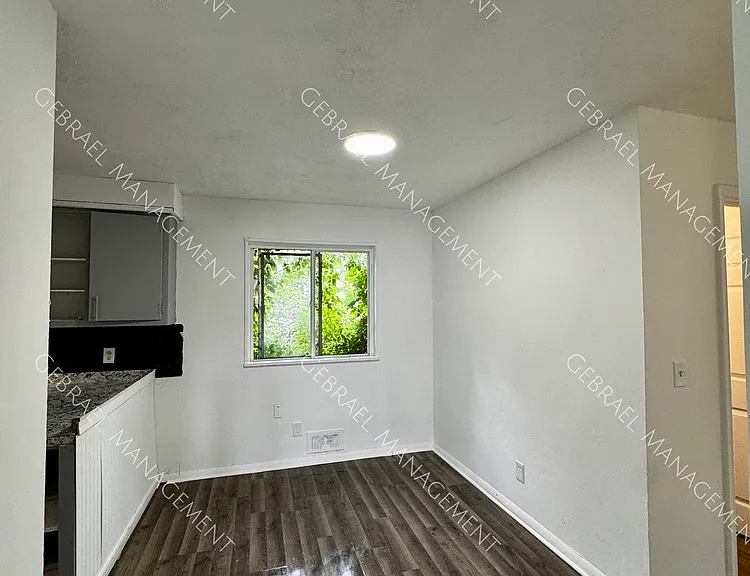 808 Chatham Dr — Photo 8