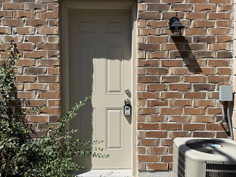 311 Dundas Way — Photo 17