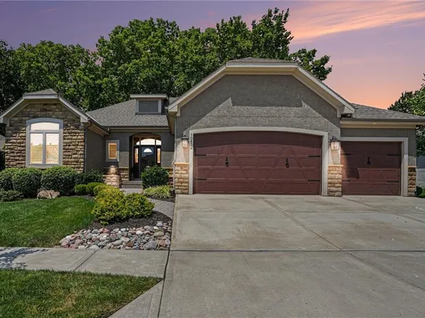 10604 W 132nd Pl, Overland Park, KS 66213