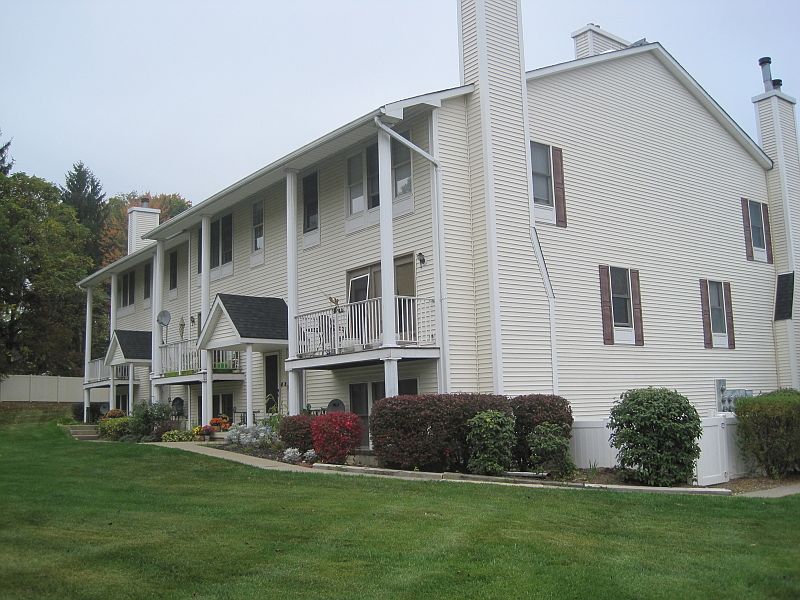 1st image of 9 Amherst Ct #1005