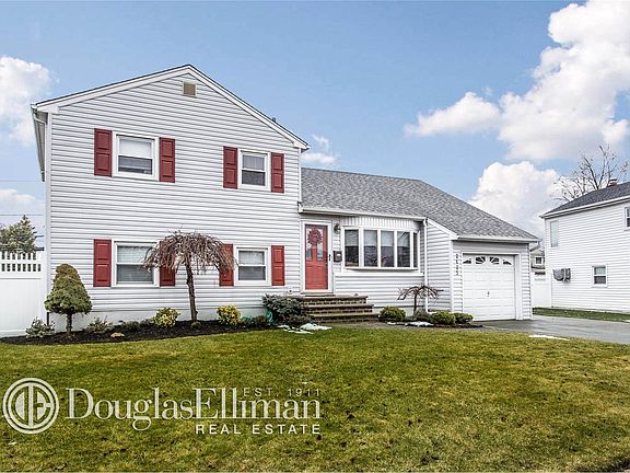 2nd image of 2423 Langen Dr