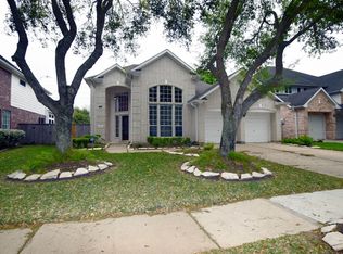 5810 Brook Bend Dr, Sugar Land, TX 77479