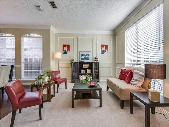 5th image of 2108 Helmsford Dr