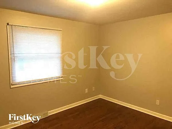 4538 Crestline Dr — Photo 5