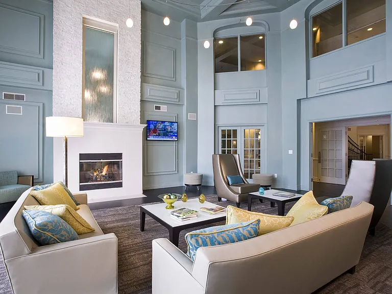 Washington Crossing Apartments — Photo 2