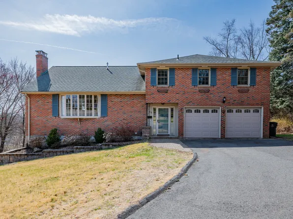 15 Finger Lane, West Hartford, CT 06107