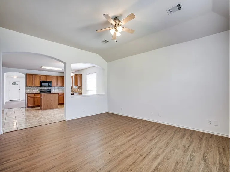319 Willow Grove Dr — Photo 9