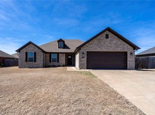 421 Sundowner Ranch Ave, Prairie Grove, AR 72753
