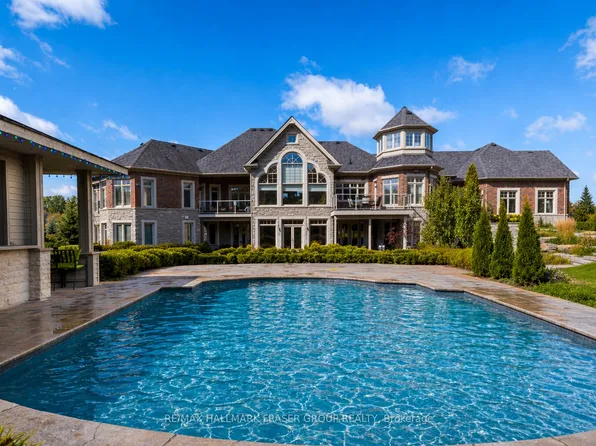 3335 Hollywood Ct, Pickering, ON L1X 0A3